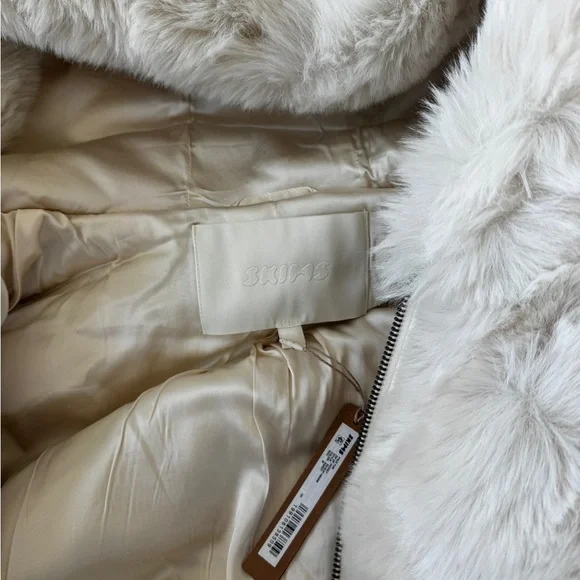 SKIMS Faux Fur zip up jacket - Picture 2 of 4